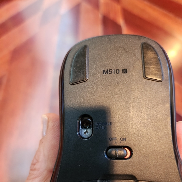 Logitech M510 Wireless Computer Mouse for PC with USB Unifying Receiver - Picture 3 of 6